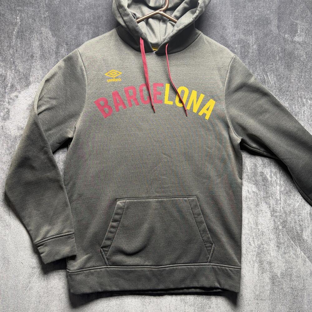 Umbro Hoodie Mens Small Gray Barcelona Graphic Fleece Pullover Soccer Sweatshirt